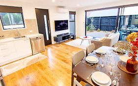 2 Bed Paradise Near Hagley Park